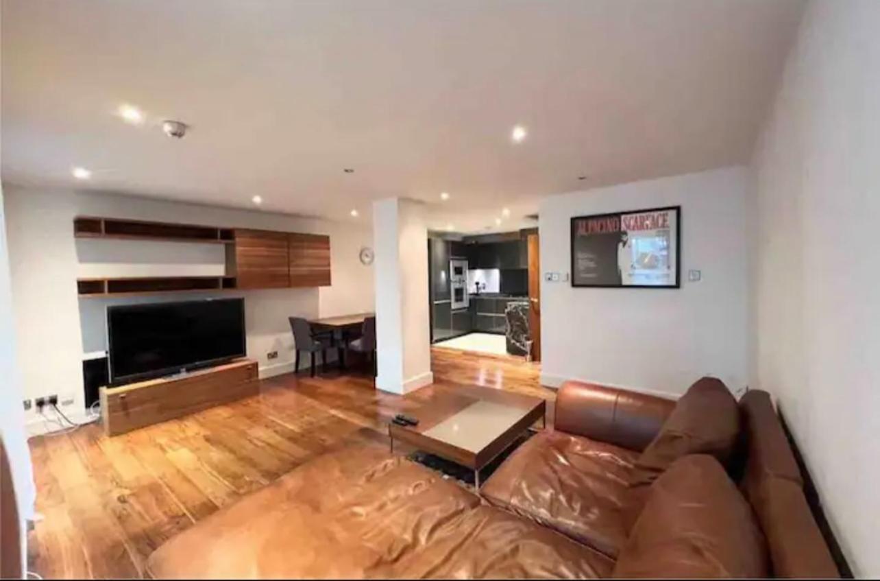 Luxury Apartment Riverside Londra Esterno foto