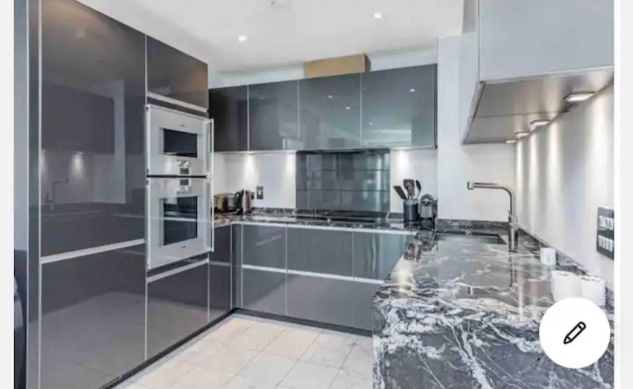 Luxury Apartment Riverside Londra Esterno foto