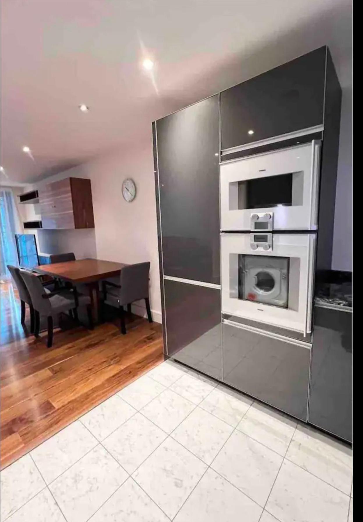 Luxury Apartment Riverside Londra Esterno foto