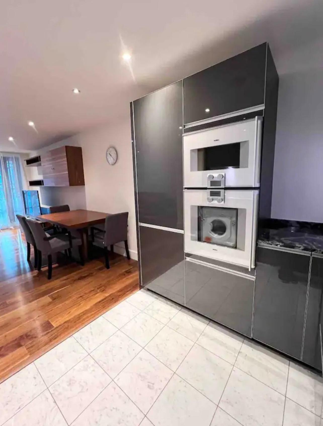 Luxury Apartment Riverside Londra Esterno foto